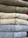 Luxury Grey Cotton Bath Towel with Jacquard Design (70x140 cm)