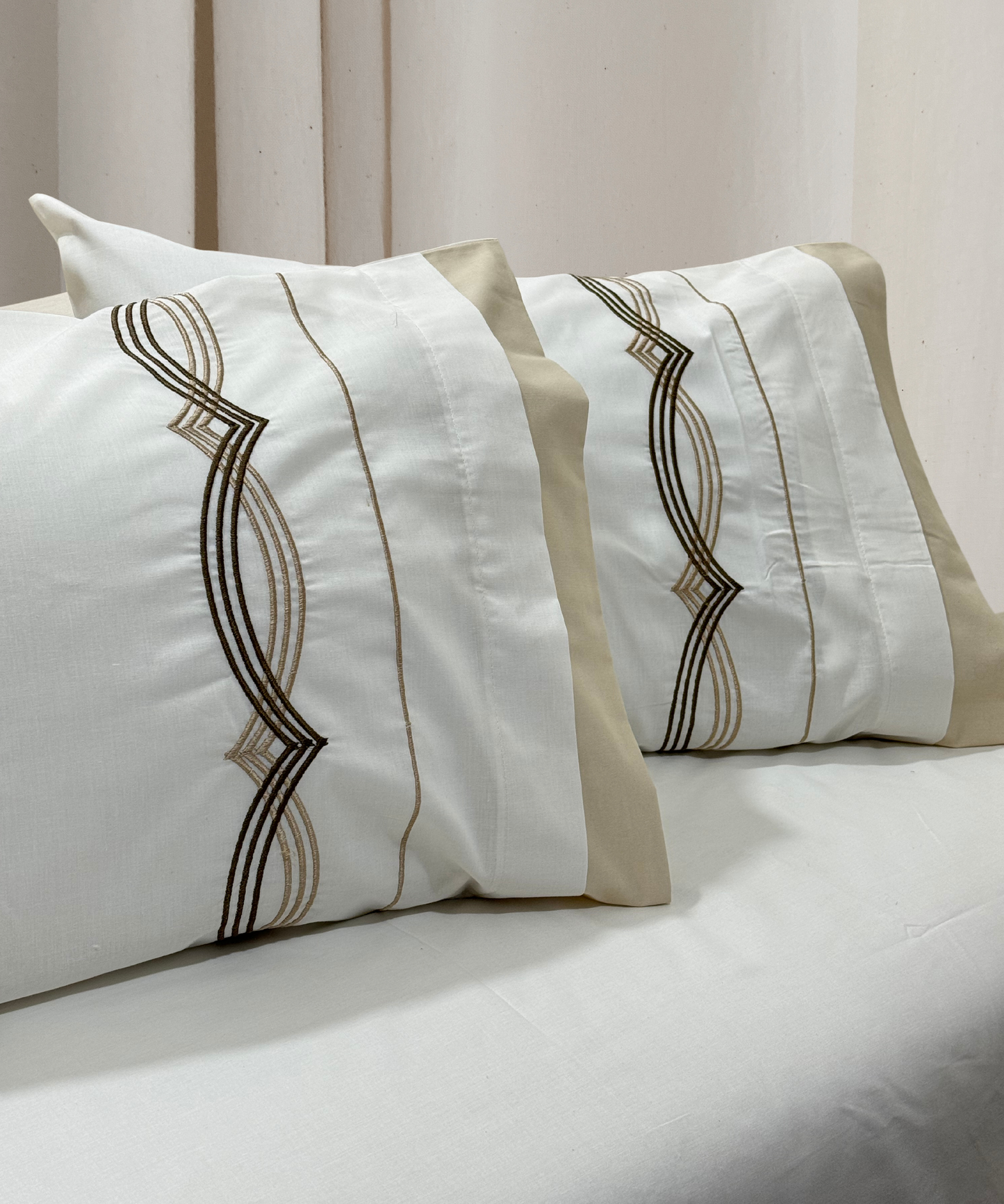 PolyCotton Embroidered Bed Sheet Set (Model 3)