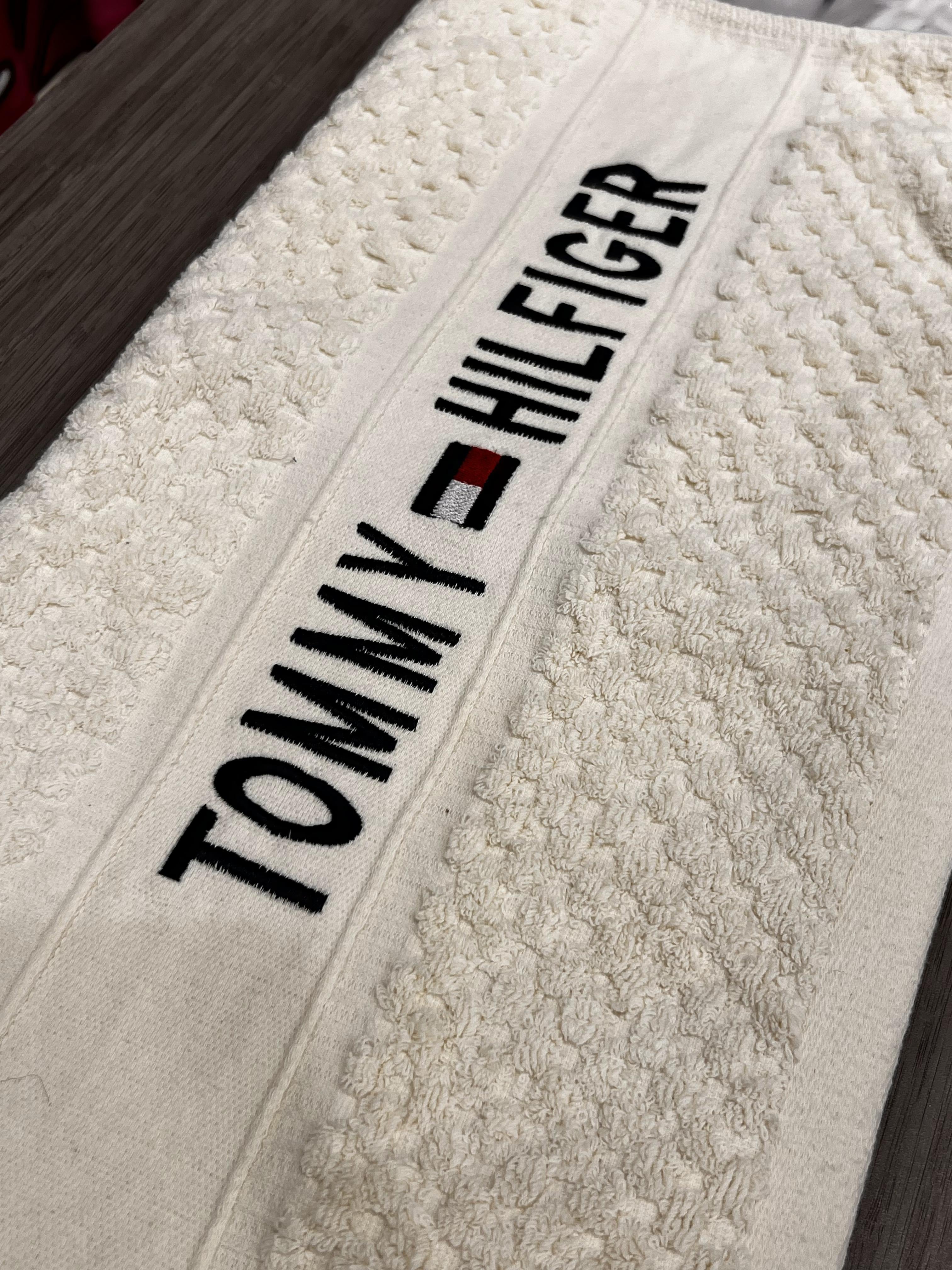 Tommy Hilfiger 100% Pure Cotton Hand Towel (50x100 cm).