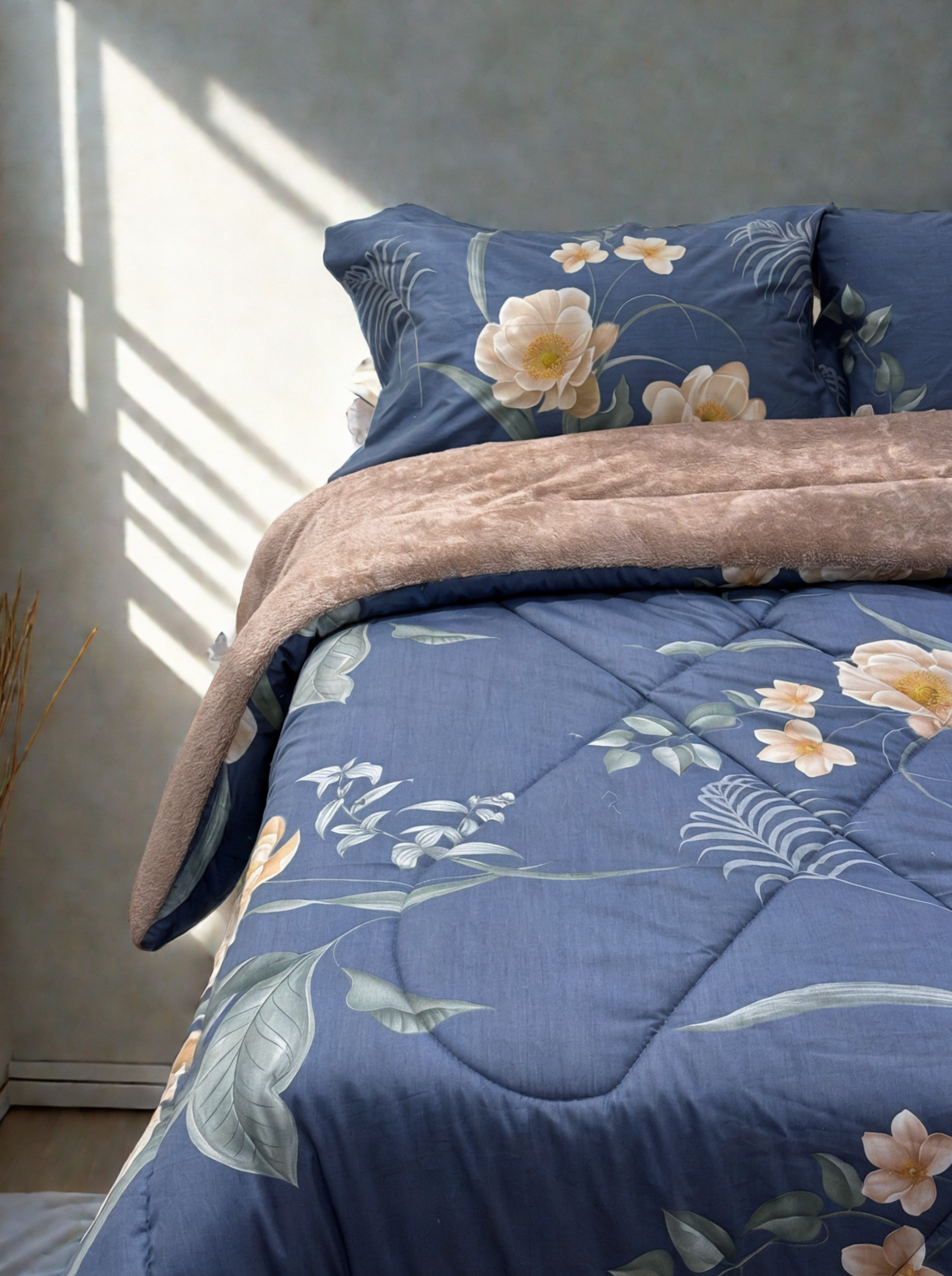 Dual-Faced Fur X Soft Cotton Satin Quilt Set (Model 1)
