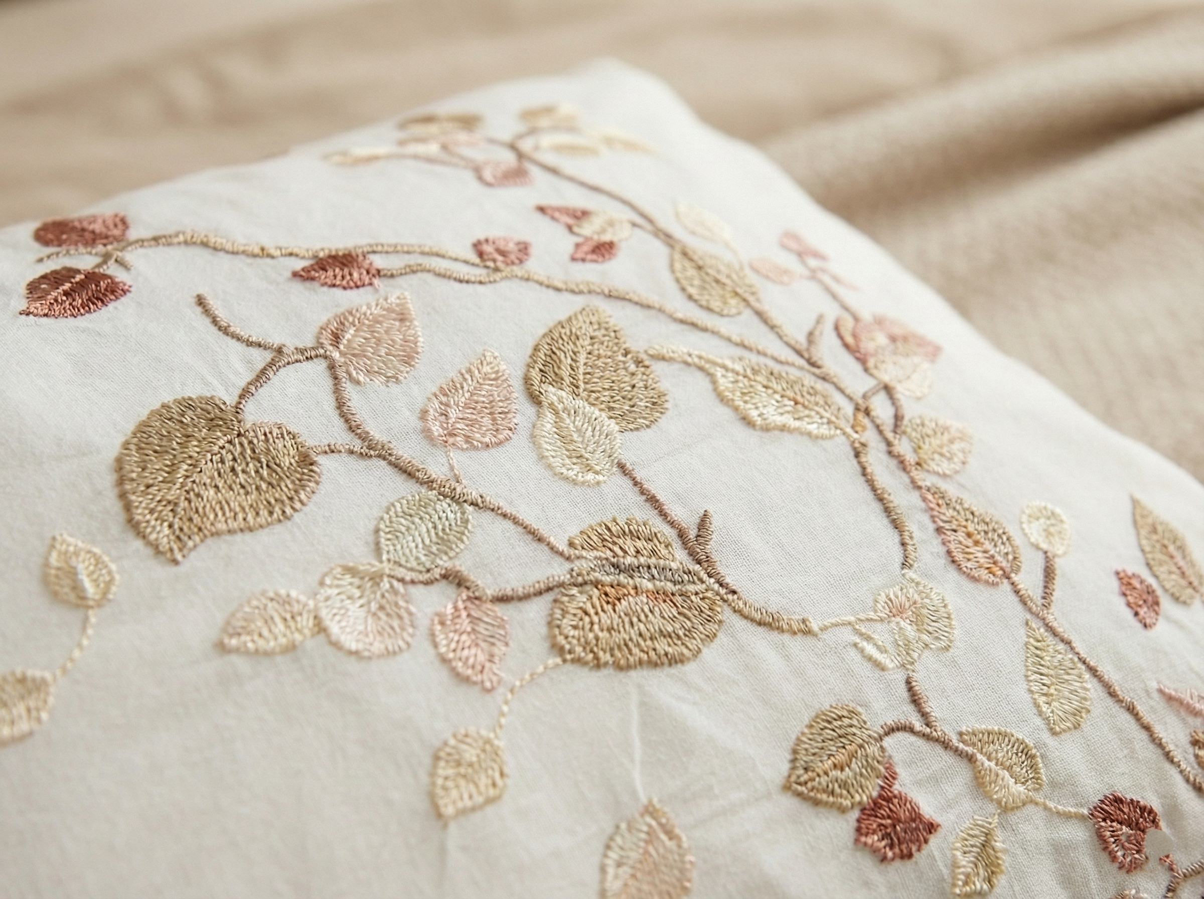 PolyCotton Embroidered Bed Sheet Set (Model 26)