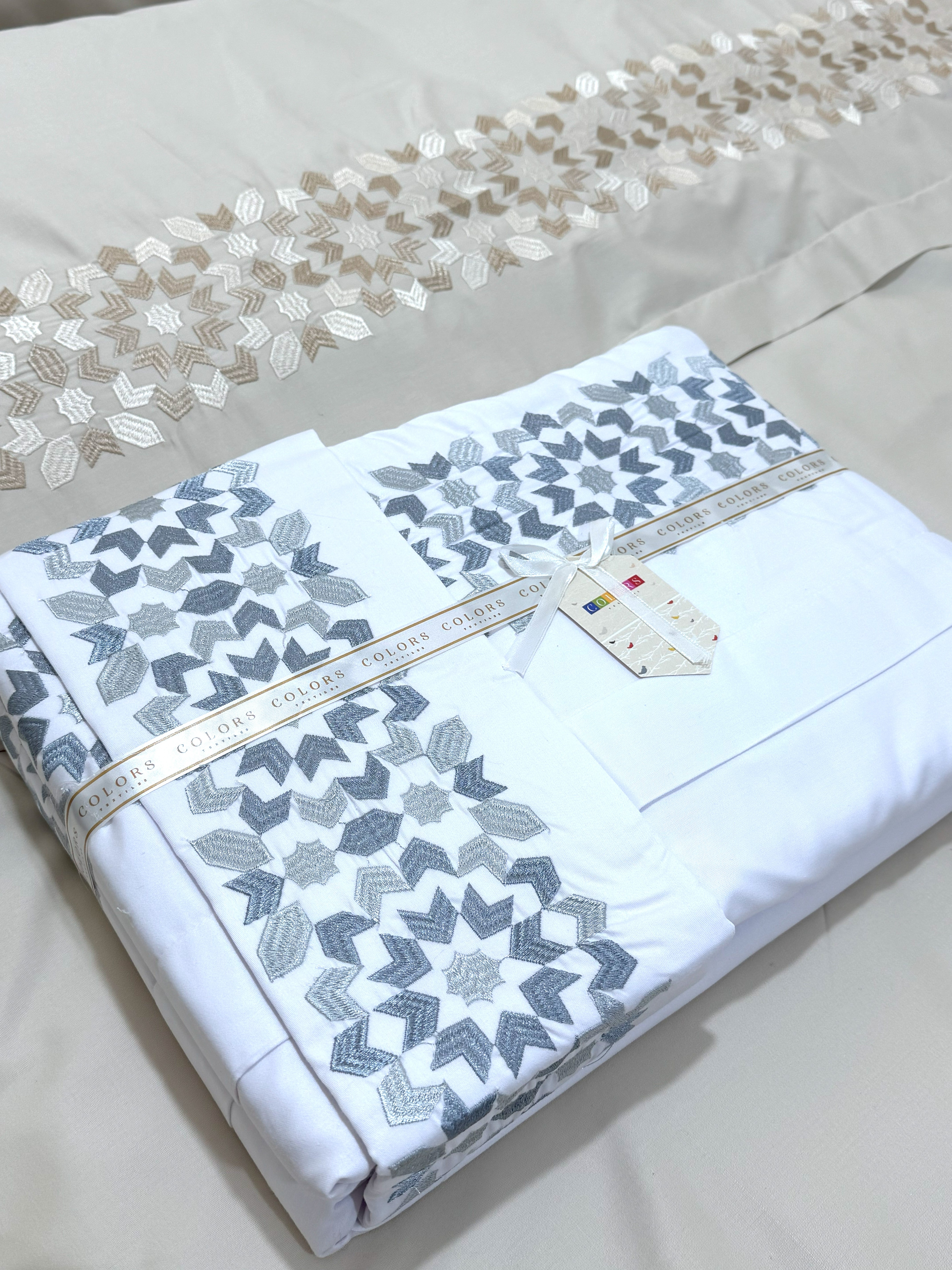 Circles Embroidered Duvet Cover (Soft Cotton Satin)