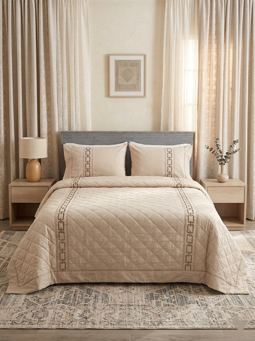 Chain-Shaped Embroidered Coverlet Set ( Model 2 )
