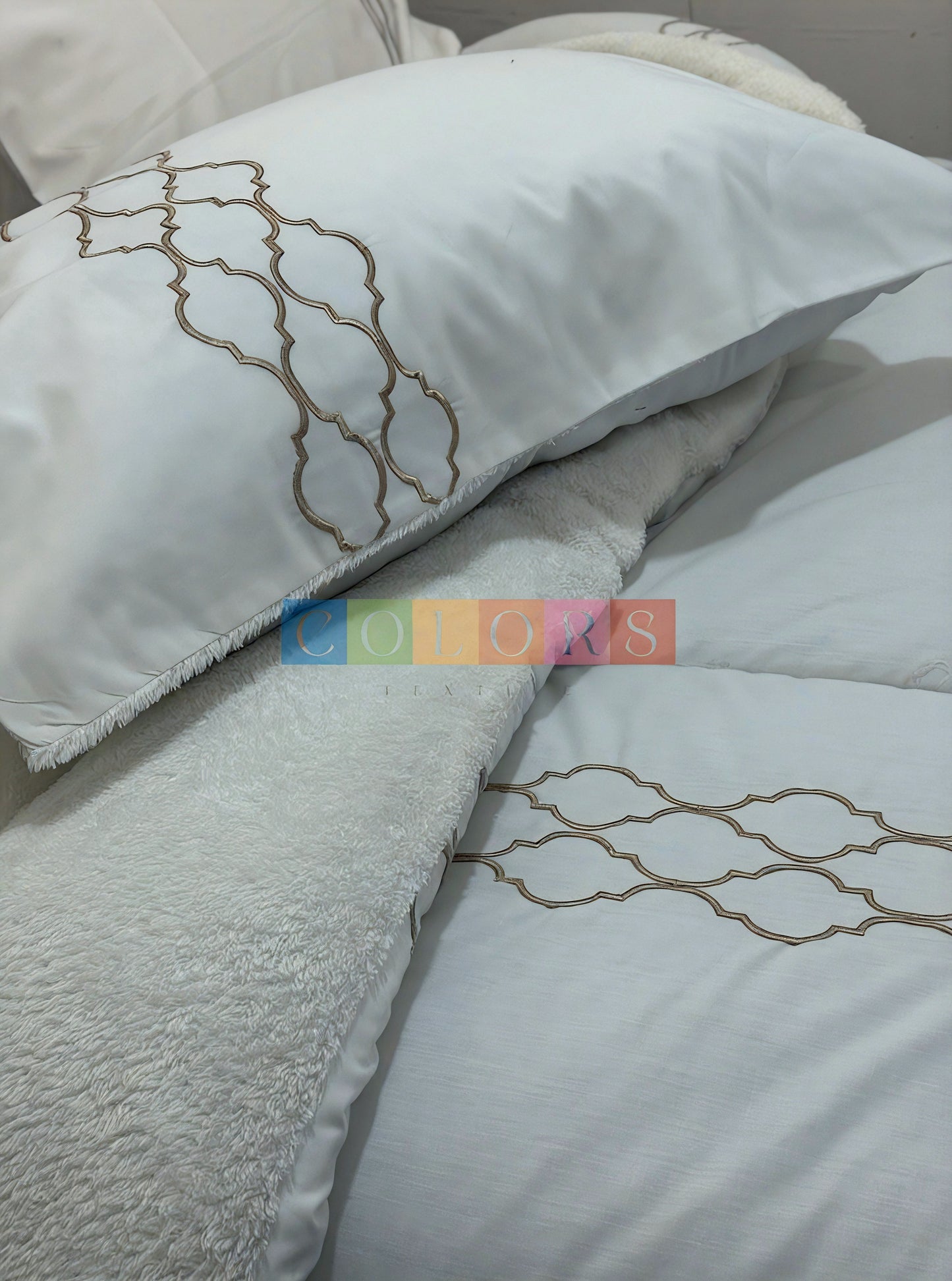 Luxurious Embroidered Quilt Set with Fur Backing( New Arrival )