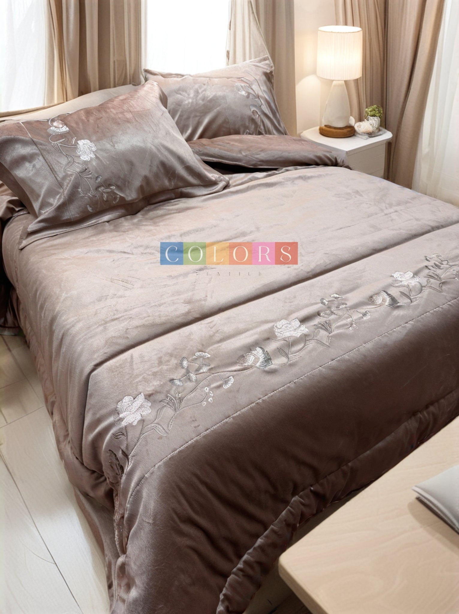 Embroidered Qatifa Quilt Set (Model 3)