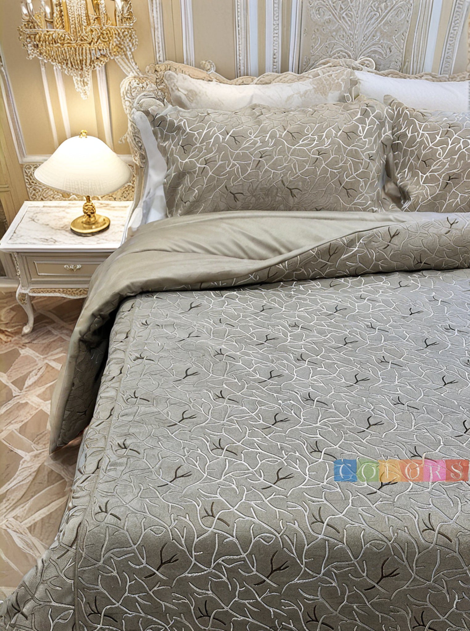 luxurious Classic Quilt Set ( Channel Fabric )