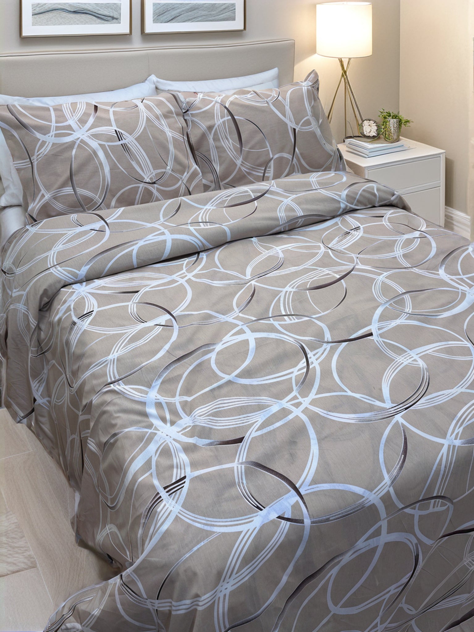 Beige Circles Printed Bedsheet Set (Pure Ranforce Cotton)