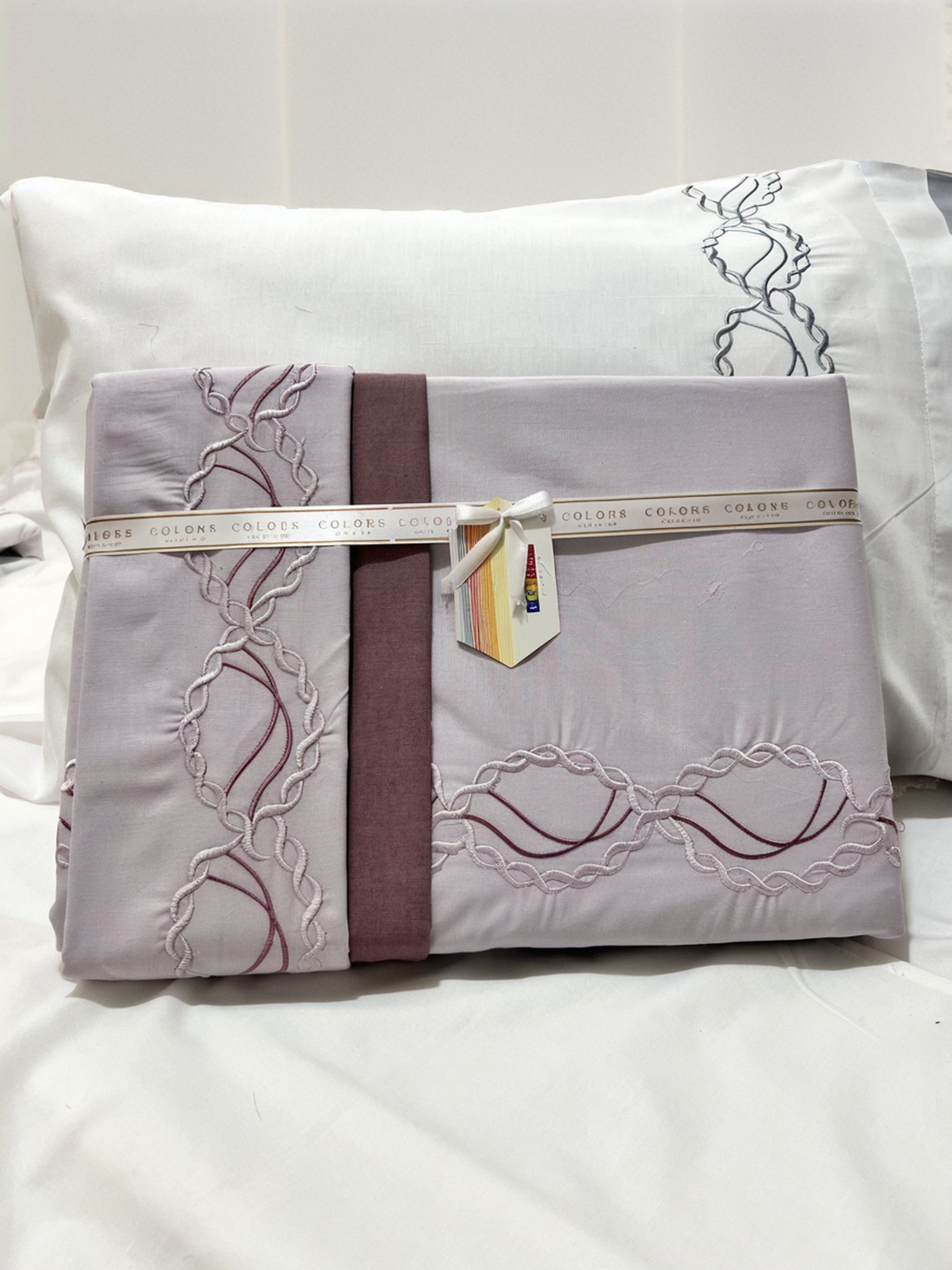 PolyCotton Embroidered Bed Sheet Set (Model 15).