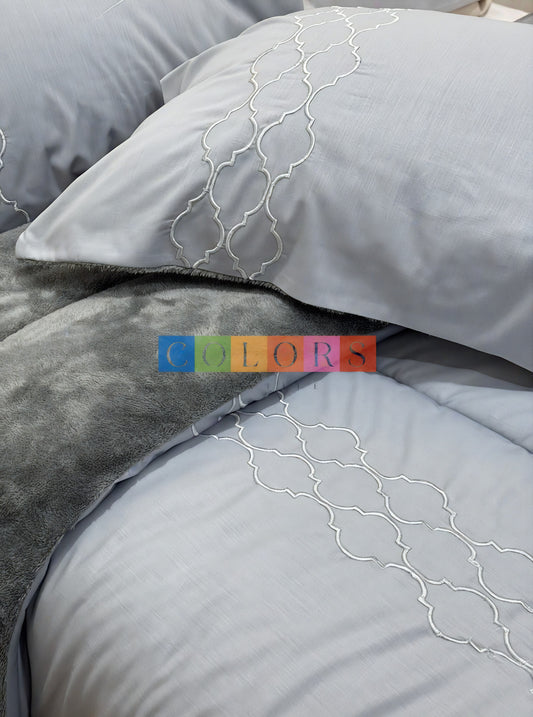 Luxurious Embroidered Quilt Set with Fur Backing( New Arrival )